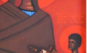 Obraz przedstawia Matkę Boską odzianą w brązowe szaty z Dzieciątkiem Jezus ubranym w biel i czerwień. Obraz utrzymany jest w kolorach czerwieni i brązu. Twarze postaci wyrażają smutek.