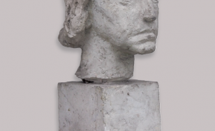 Zdjęcie przedstawia gipsową rzeźbę autorstwa Wandy Ślędzińskiej, przedstawia głowę Jeleny Jovanović.
