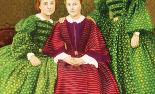 Infografika wydarzenia. Na grafice widoczne są trzy kobiety w sukniach z epoki.